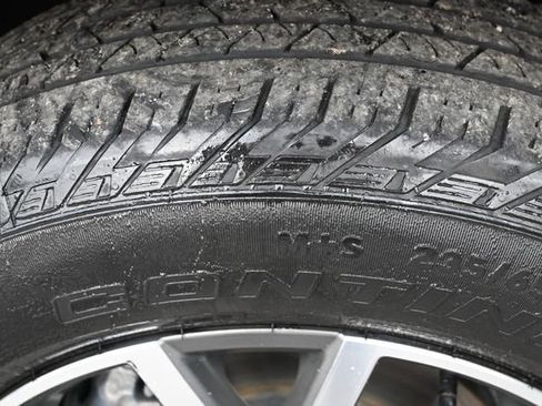 Used 2023 GMC Acadia SLE w/ Driver Convenience Package image 27