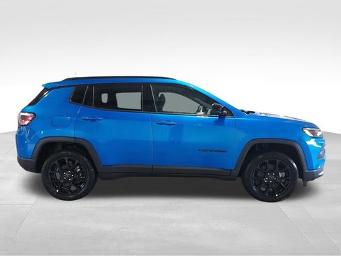 New 2026 Jeep Compass Latitude AWD/4WD image 9