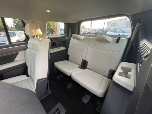 Used 2025 Hyundai Santa Fe SEL AWD/4WD image 31