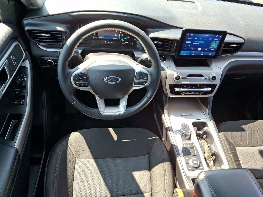 Used 2024 Ford Explorer XLT AWD/4WD image 11