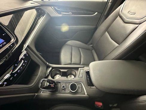 Used 2023 Cadillac XT6 Premium Luxury image 35