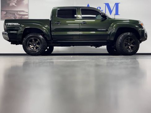 Used 2014 Toyota Tacoma 4x4 Double Cab w/ TRD Off-Road Package image 3