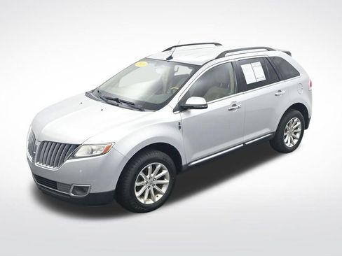 Used 2015 Lincoln MKX FWD w/ Equipment Group 101A image 23