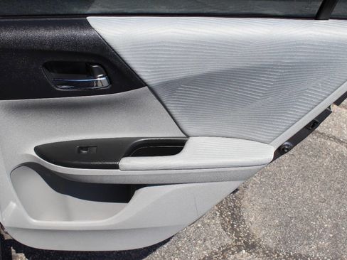 Used 2016 Honda Accord LX image 12