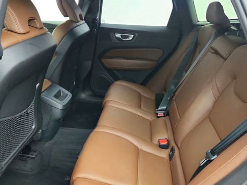 Used 2023 Volvo XC60 B5 Plus w/ Protection Package Premier AWD/4WD image 21