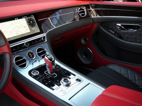 Used 2020 Bentley Continental GT image 15
