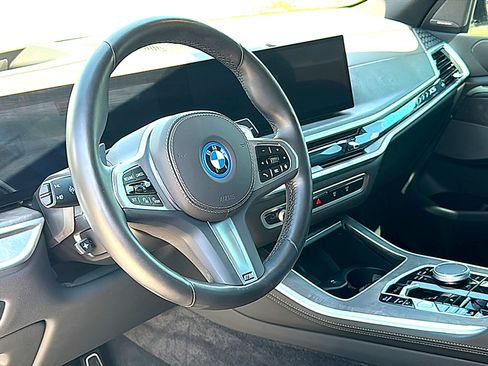 Used 2025 BMW X5 xDrive50e w/ M Sport Package AWD/4WD image 12