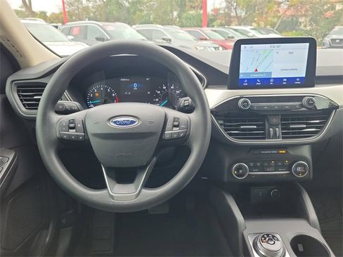 Used 2020 Ford Escape SE image 15