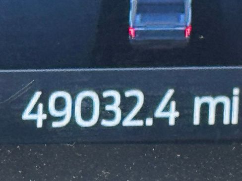 Used 2025 Kia Carnival image 12