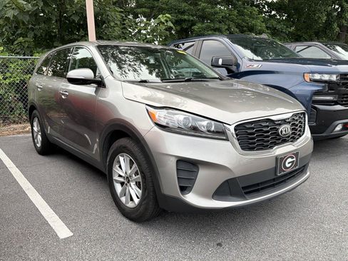 Used 2019 Kia Sorento L FWD image 3