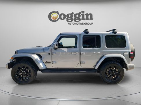 Used 2020 Jeep Wrangler Unlimited Sahara AWD/4WD image 3
