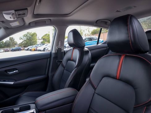New 2025 Nissan Sentra SR w/ SR Premium Package FWD image 7