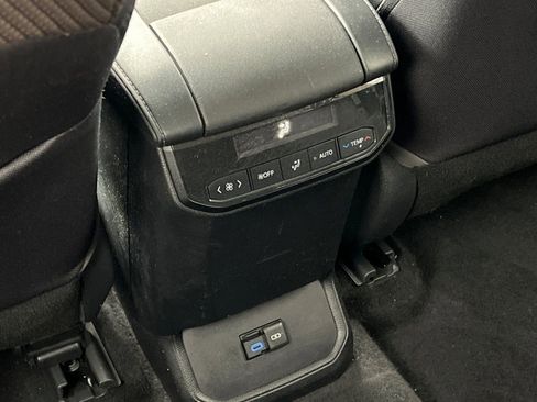Certified 2022 Toyota Highlander LE image 16