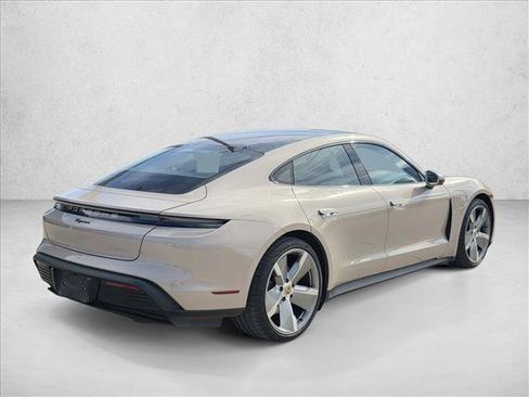 Used 2021 Porsche Taycan image 5