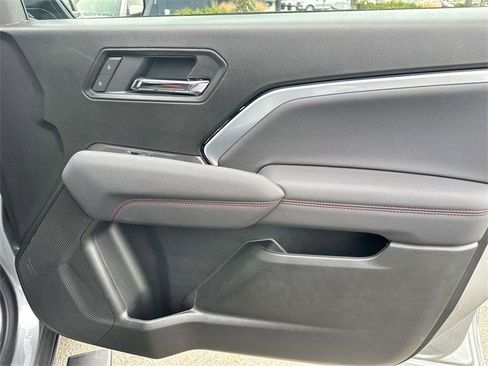 Used 2025 Chevrolet Colorado Z71 w/ Technology Package image 15