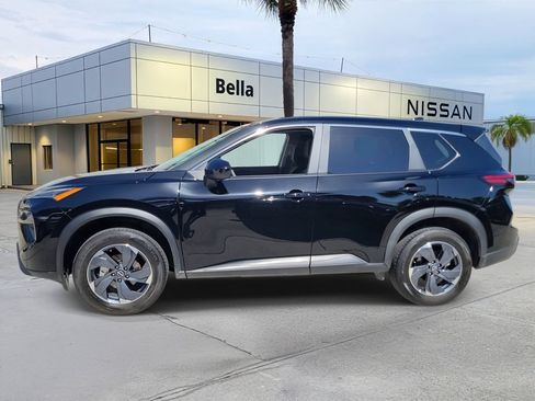 Certified 2025 Nissan Rogue SV FWD image 2