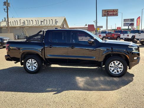 Used 2023 Nissan Frontier SV w/ SV Premium Package image 5
