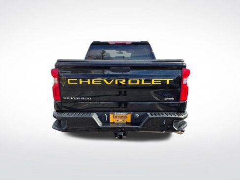 Used 2020 Chevrolet Silverado 1500 Custom w/ Custom Value Package image 4