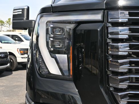 Used 2025 GMC Sierra 2500 Denali Ultimate image 27