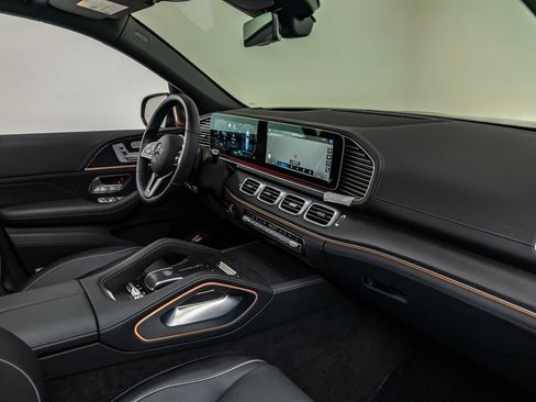 Used 2022 Mercedes-Benz Maybach GLS 600 4MATIC image 40