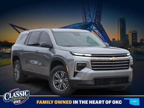 New 2026 Chevrolet Traverse LT image 1