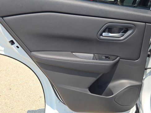 Used 2026 Nissan Rogue SV AWD/4WD image 21