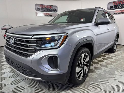 Used 2024 Volkswagen Atlas SE image 7