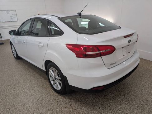 Used 2016 Ford Focus SE FWD image 3