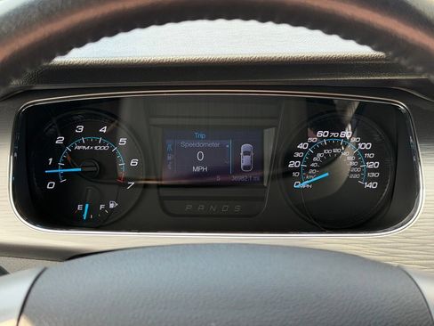 Used 2017 Ford Taurus SEL FWD image 9