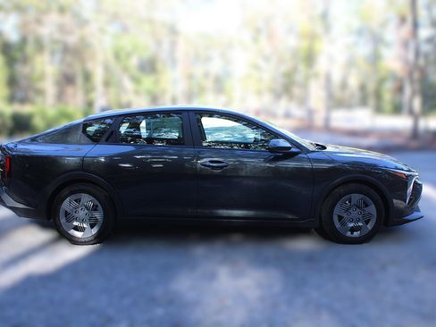New 2026 Kia K4 FWD image 13
