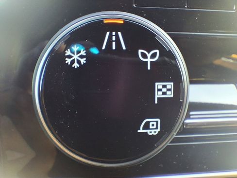 New 2026 Nissan Armada SL w/ Captain's Chari Seat Package image 20