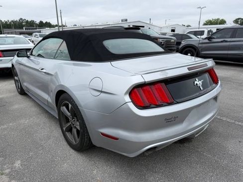 Used 2015 Ford Mustang Convertible w/ Equipment Group 051A RWD image 4