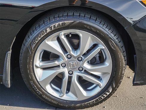 Used 2018 Honda Accord LX image 9