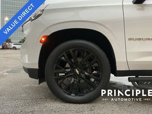 Used 2021 Chevrolet Suburban LT w/ Rear Media and Nav Package AWD/4WD image 7