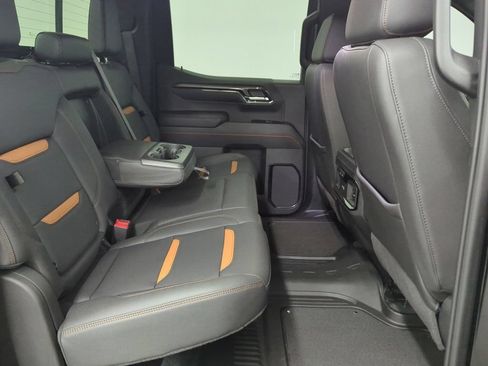 Used 2024 GMC Sierra 1500 AT4 w/ AT4 Preferred Package AWD/4WD image 32
