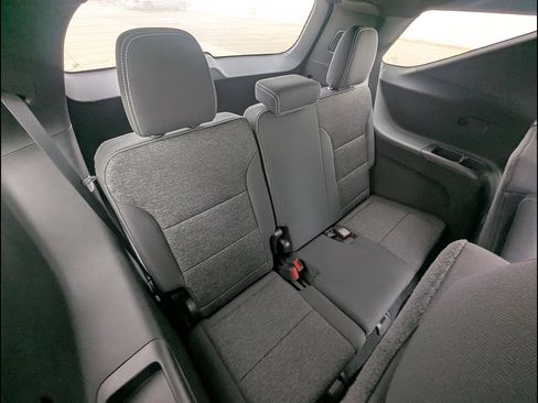 New 2026 Chevrolet Traverse LT w/ LPO, Floor Liner Package FWD image 16