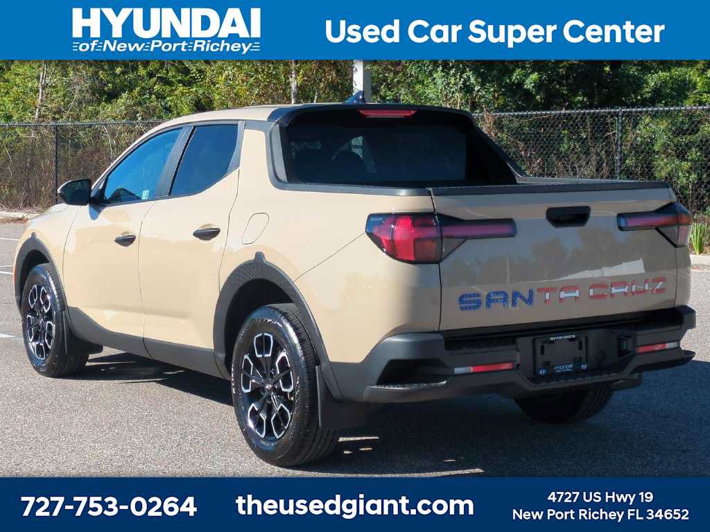 Used 2024 Hyundai Santa Cruz SEL FWD image 3