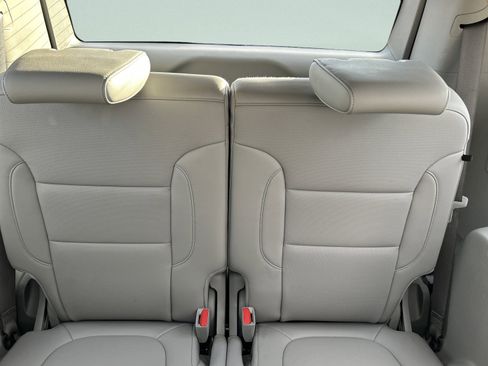 Used 2023 GMC Acadia SLT image 37