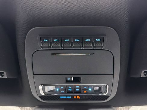 Used 2025 Ford F250 Platinum image 37