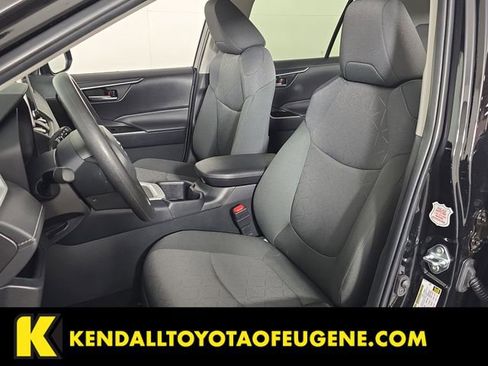 Used 2025 Toyota RAV4 XLE image 15