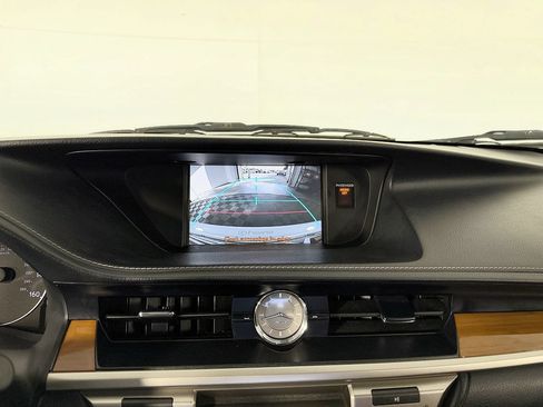 Used 2014 Lexus ES 300h w/ Luxury Package w/Bamboo Trim FWD image 64