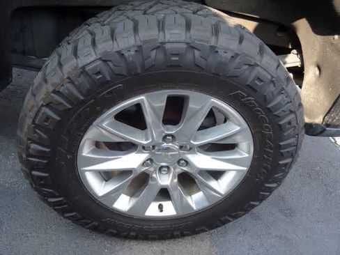 Used 2021 Chevrolet Silverado 1500 LTZ w/ Technology Package AWD/4WD image 21