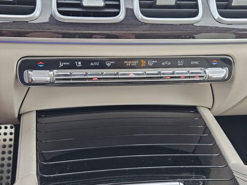 Used 2021 Mercedes-Benz GLS 580 4MATIC image 20