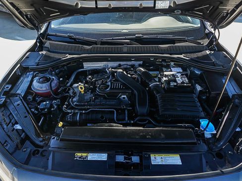 Used 2025 Volkswagen Jetta SE image 31