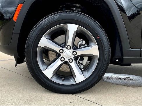 New 2026 Jeep Grand Cherokee L Limited RWD image 15