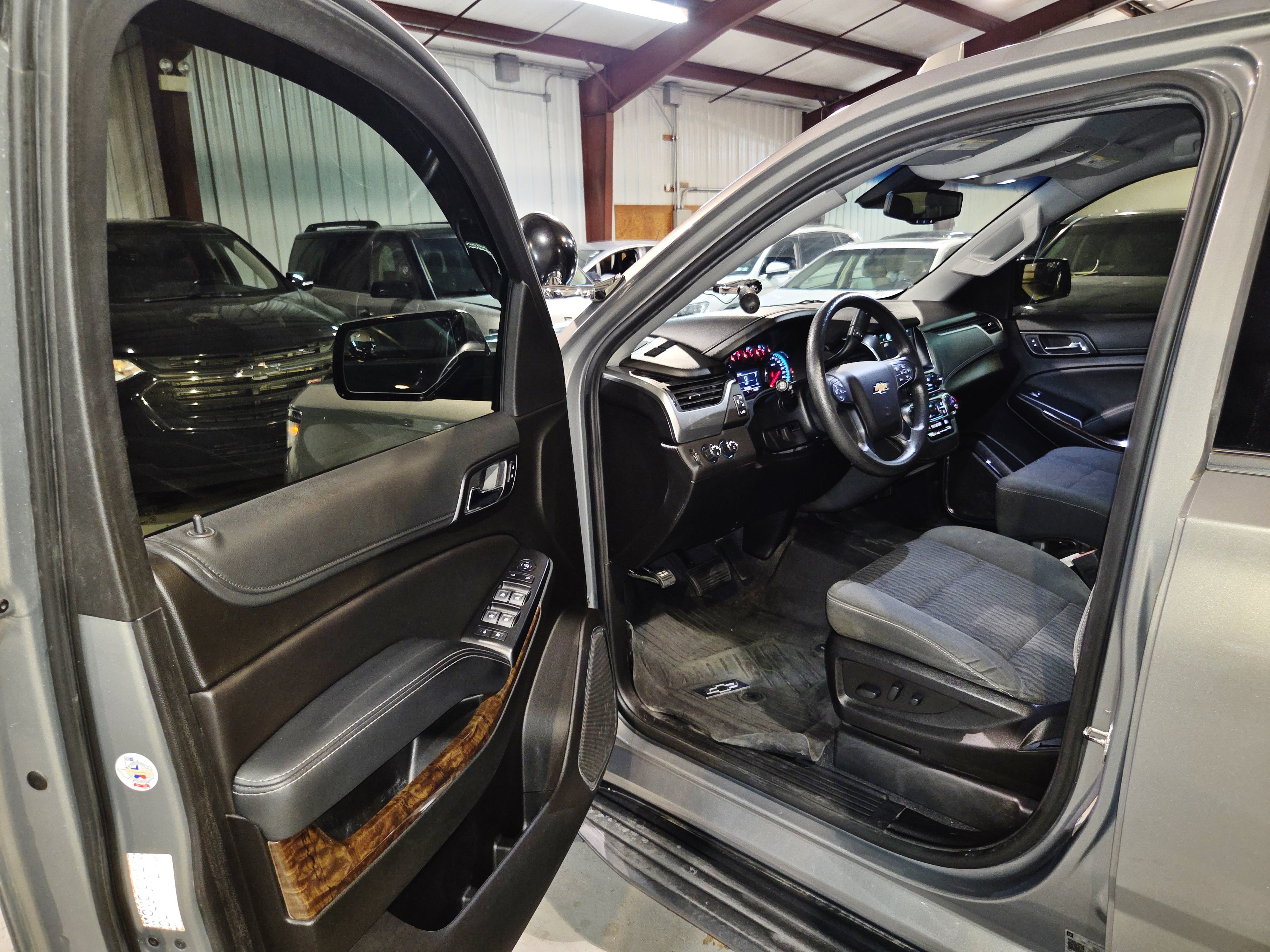 Used 2019 Chevrolet Tahoe 4WD w/ Enhanced Driver Alert Package image 12