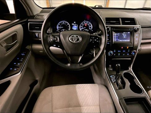 Used 2016 Toyota Camry LE FWD image 5