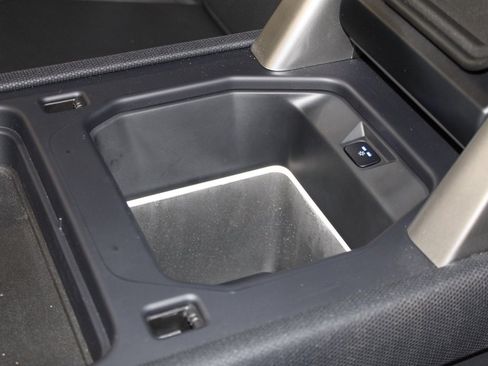 Certified 2024 Land Rover Defender 130 V8 image 29