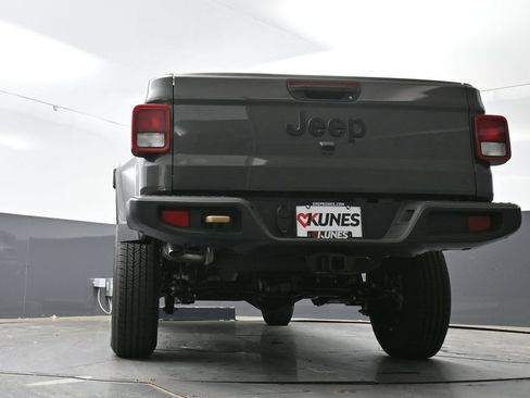 New 2026 Jeep Gladiator Sport AWD/4WD image 43