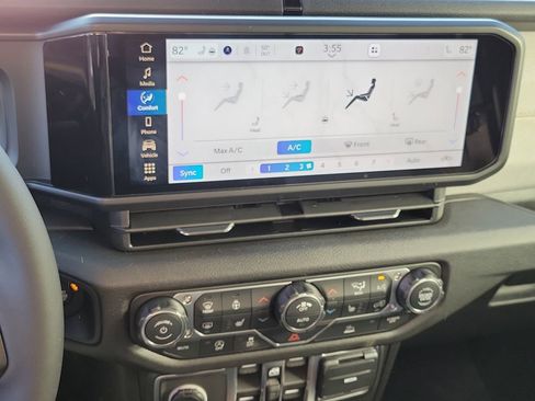 New 2026 Jeep Gladiator Sport AWD/4WD image 6